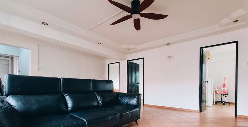 289 Choa Chu Kang Avenue 3, 289 Choa Chu Kang Avenue 3, 3 Bedrooms, 1,184 sqft, HDB Flat For Sale, by Mirza Subari, 500195872 - Living Room - PropertyGuru.com.sg
