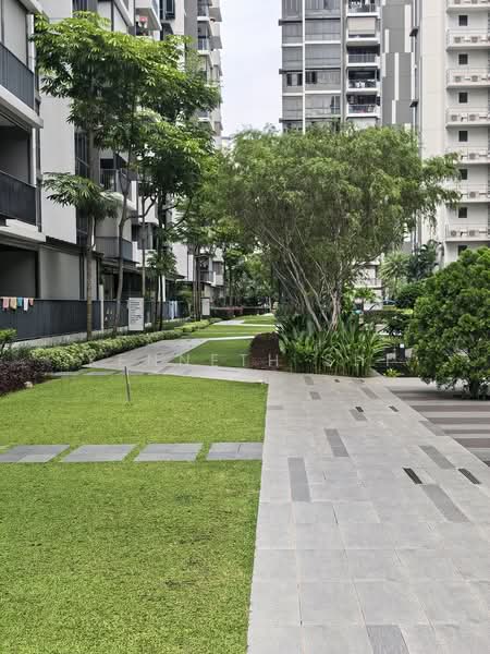La Fiesta, 58 Sengkang Square, 3 Bedrooms, 1,195 sqft, Condominium For Rent, by Kenneth Shi, 500195878 - Exterior - PropertyGuru.com.sg