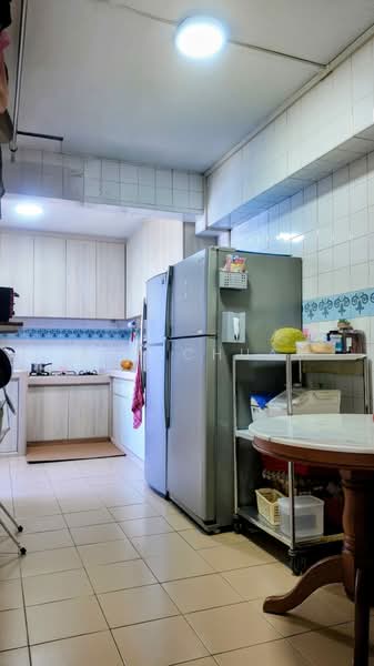 122 Pasir Ris Street 11, 122 Pasir Ris Street 11, Room Rental, 150 sqft, HDB Flat For Rent, by Afe Chua, 500195879 - Kitchen - PropertyGuru.com.sg