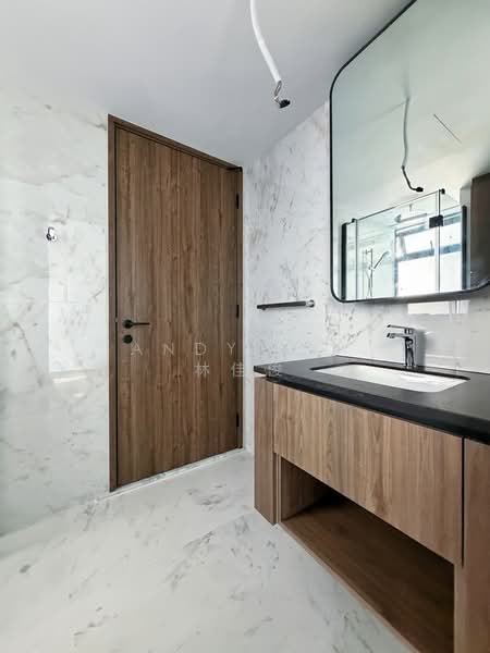Sceneca Residence, 28 Tanah Merah Kechil Link, 3 Bedrooms, 904 sqft, Condominium For Sale, by Andy Lim 林佳俊, 500195882 - Bathroom - PropertyGuru.com.sg