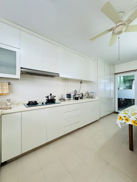 768 Yishun Avenue 3, 768 Yishun Avenue 3, 3 Bedrooms, 904 sqft, HDB Flat For Sale, by Marcus Tan, 500195893 - Kitchen - PropertyGuru.com.sg