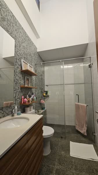 High-End Residential Enclave Landed, , 5 Bedrooms, 4,337 sqft, Cluster House For Sale, by Jay Chen, 500195900 - Bathroom - PropertyGuru.com.sg