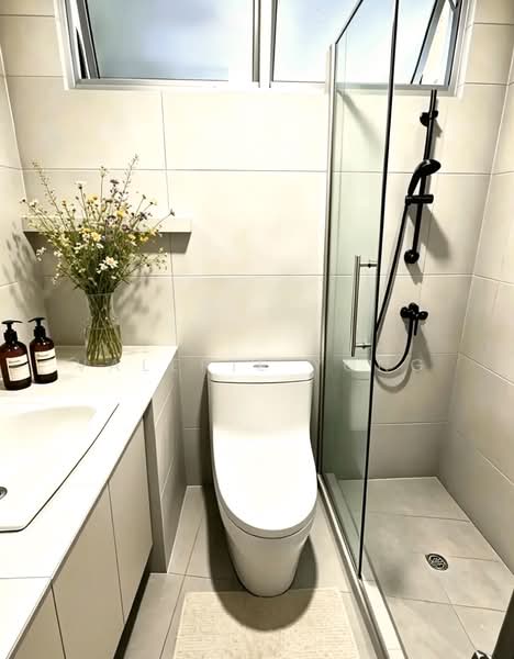 Clementi Park, 135 Sunset Way, 3 Bedrooms, 1,658 sqft, Condominium For Sale, by Valerie Yong, 500195911 - Common Bathroom - PropertyGuru.com.sg