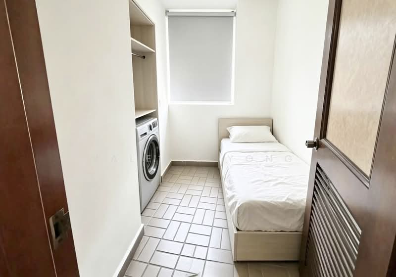 Clementi Park, 135 Sunset Way, 3 Bedrooms, 1,658 sqft, Condominium For Sale, by Valerie Yong, 500195911 - Yard/ helper’s room - PropertyGuru.com.sg
