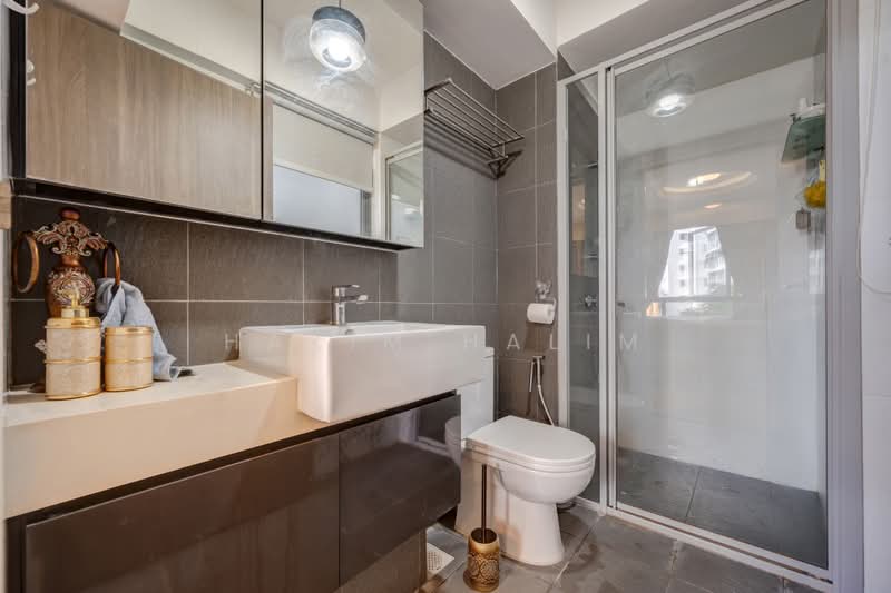 530B Pasir Ris Drive 1, 530B Pasir Ris Drive 1, 2 Bedrooms, 699 sqft, HDB Flat For Sale, by Hakim Halim, 500195912 - Bathroom - PropertyGuru.com.sg