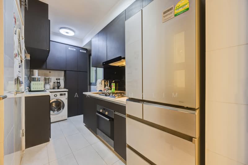 530B Pasir Ris Drive 1, 530B Pasir Ris Drive 1, 2 Bedrooms, 699 sqft, HDB Flat For Sale, by Hakim Halim, 500195912 - Kitchen - PropertyGuru.com.sg