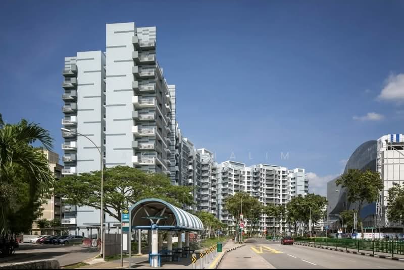 530B Pasir Ris Drive 1, 530B Pasir Ris Drive 1, 2 Bedrooms, 699 sqft, HDB Flat For Sale, by Hakim Halim, 500195912 - Exterior - PropertyGuru.com.sg