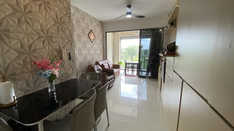 Miltonia Residences, 520 Miltonia Close, 2 Bedrooms, 840 sqft, Condominium For Sale, by Iriss Er, 500195931 - Living Room - PropertyGuru.com.sg