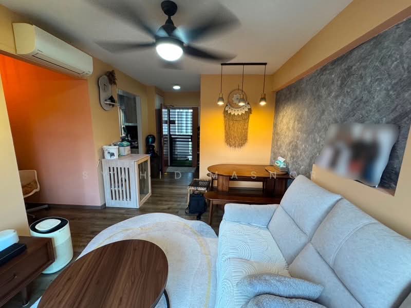 221A Sumang Lane, 221A Sumang Lane, 2 Bedrooms, 731 sqft, HDB Flat For Sale, by Syahid Masnor, 500195933 - Living Room - PropertyGuru.com.sg