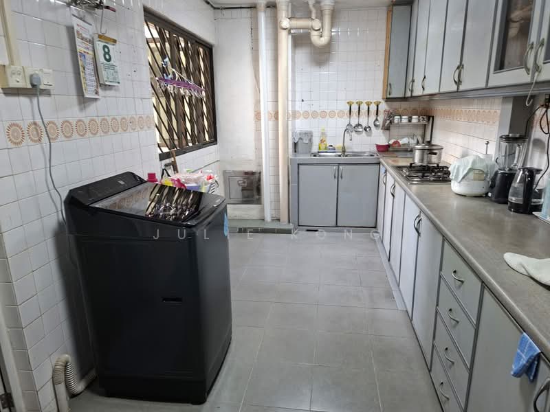 717 Clementi West Street 2, 717 Clementi West Street 2, Room Rental, 80 sqft, HDB Flat For Rent, by Julie Kong, 500195943 - Kitchen - PropertyGuru.com.sg