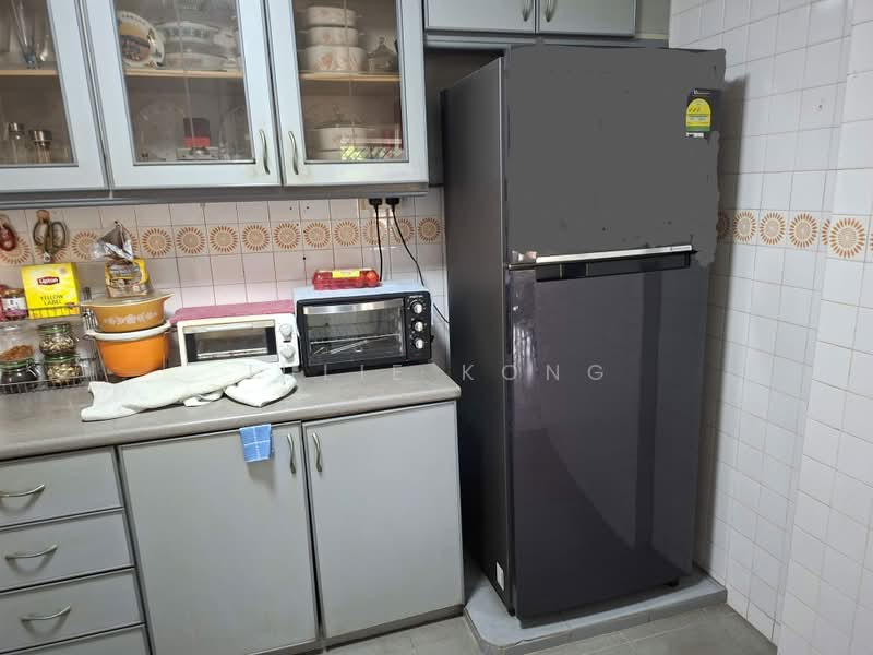 717 Clementi West Street 2, 717 Clementi West Street 2, Room Rental, 80 sqft, HDB Flat For Rent, by Julie Kong, 500195943 - Kitchen - PropertyGuru.com.sg