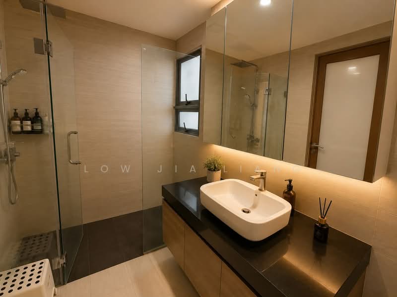 Villa Marina, 21 Jalan Sempadan, 3 Bedrooms, 1,249 sqft, Condominium For Sale, by Low Jia Liang, 500195949 - Bathroom - PropertyGuru.com.sg