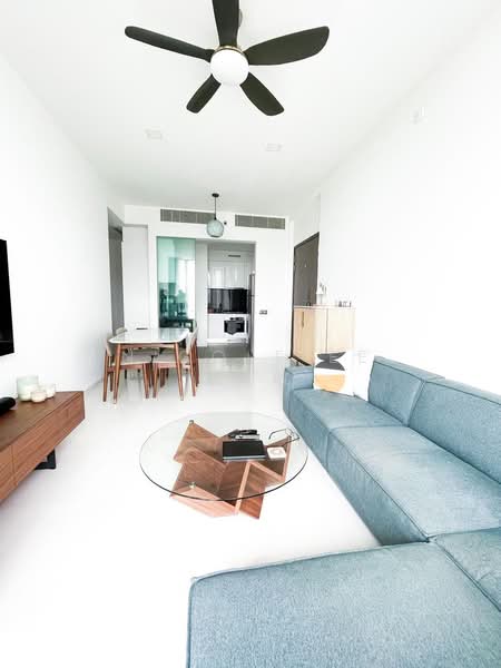 Kallang Riverside, 51 Kampong Bugis, 2 Bedrooms, 1,033 sqft, Condominium For Sale, by Nicole Ee 余佩敏, 500195953 - Living Room - PropertyGuru.com.sg