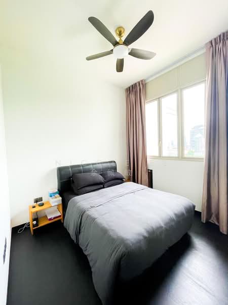 Kallang Riverside, 51 Kampong Bugis, 2 Bedrooms, 1,033 sqft, Condominium For Sale, by Nicole Ee 余佩敏, 500195953 - Bedroom - PropertyGuru.com.sg