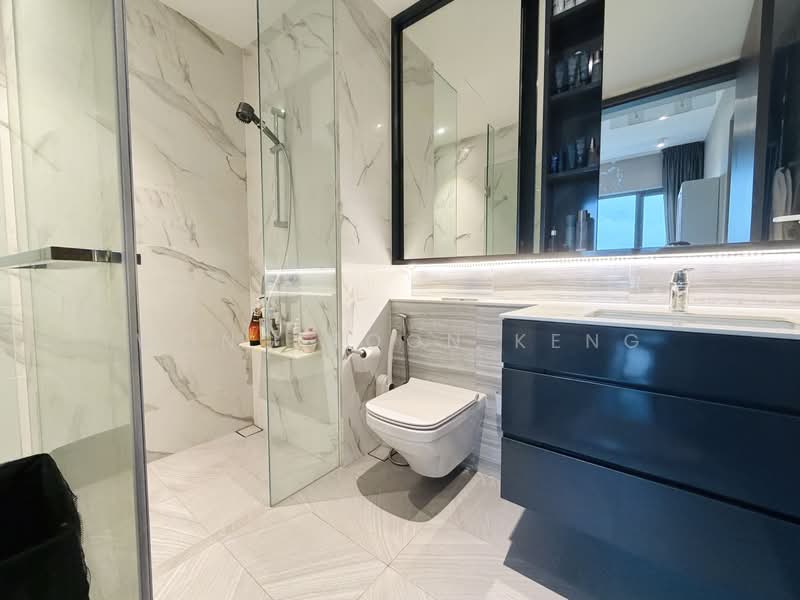 Forest Woods, , 2 Bedrooms, 721 sqft, Condominium For Sale, by Wong Boon Keng, 500195968 - Bathroom - PropertyGuru.com.sg