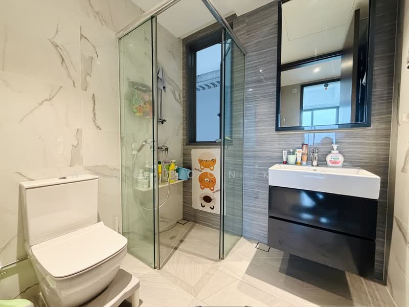 Forest Woods, , 2 Bedrooms, 721 sqft, Condominium For Sale, by Wong Boon Keng, 500195968 - Bathroom - PropertyGuru.com.sg