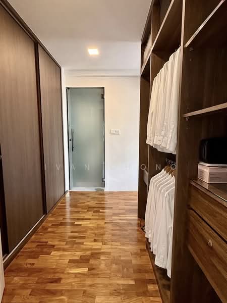75C Redhill Road, 75C Redhill Road, 3 Bedrooms, 1,076 sqft, HDB Flat For Sale, by Ivan Chong, 500195978 - Walk-in wardrobe - PropertyGuru.com.sg