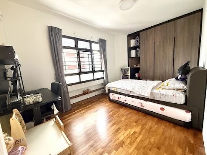 75C Redhill Road, 75C Redhill Road, 3 Bedrooms, 1,076 sqft, HDB Flat For Sale, by Ivan Chong, 500195978 - Spacious common room - PropertyGuru.com.sg