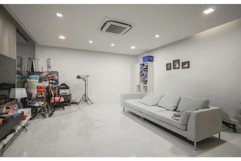 Wak Hassan Drive, Wak Hassan Drive, 8 Bedrooms, 8,442 sqft, Bungalow House For Sale, by Joshua Tay, 500195985 - Living Room - PropertyGuru.com.sg