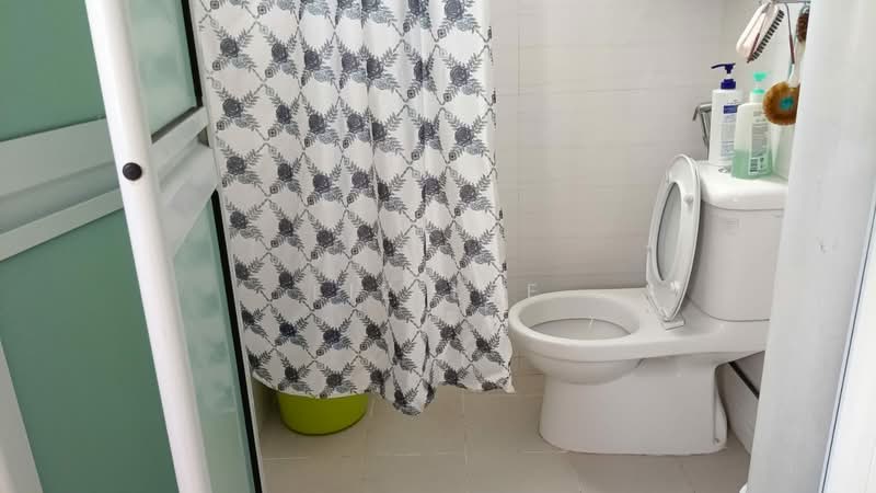 330 Clementi Avenue 2, 330 Clementi Avenue 2, Room Rental, 160 sqft, HDB Flat For Rent, by Liz Lee, 500195996 - Bathroom - PropertyGuru.com.sg
