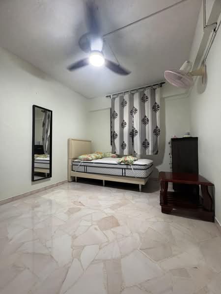 330 Clementi Avenue 2, 330 Clementi Avenue 2, Buona Vista / West Coast / Clementi New Town, Room Rental, 160 sqft, HDB Flat For Rent, by Liz Lee, 500195996 - Bedroom - PropertyGuru.com.sg