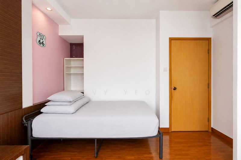 Lakeholmz, 82 Corporation Road, 3 Bedrooms, 1,313 sqft, Condominium For Rent, by Ivy Yeo, 500195997 - Bedroom - PropertyGuru.com.sg