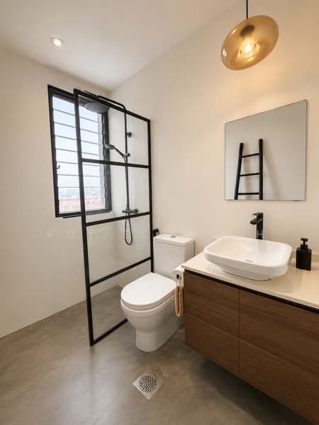 Eastern Lagoon I, 214 Upper East Coast Road, 1 Bedroom, 689 sqft, Condominium For Sale, by Roy Ezra Koh, 500196006 - Bathroom - PropertyGuru.com.sg