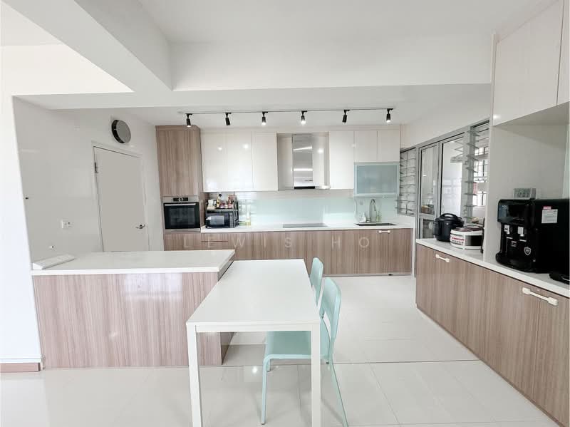 228A Punggol Field, 228A Punggol Field, 3 Bedrooms, 1,216 sqft, HDB Flat For Sale, by Lewis Ho, 500196010 - Kitchen - PropertyGuru.com.sg
