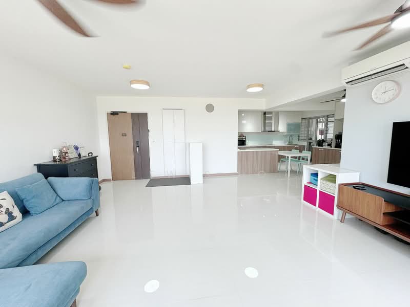 228A Punggol Field, 228A Punggol Field, 3 Bedrooms, 1,216 sqft, HDB Flat For Sale, by Lewis Ho, 500196010 - Living Room - PropertyGuru.com.sg