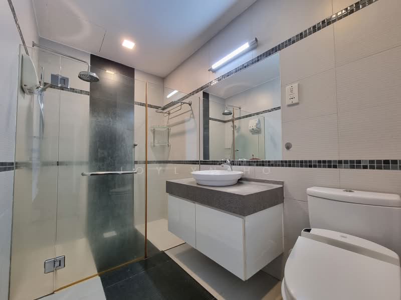 Elias Terrace, Elias Terrace, 6 Bedrooms, 2,350 sqft, Terraced House For Sale, by Joylyn Ho, 500196037 - Bathroom - PropertyGuru.com.sg