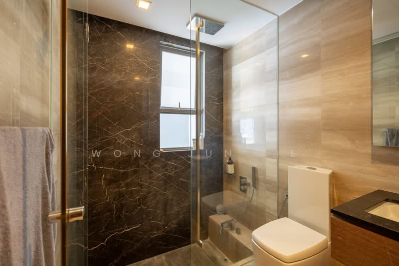 Miro, 1 Lincoln Road, 2 Bedrooms, 1,249 sqft, Condominium For Sale, by Wong Jun Jie, 500196039 - Bathroom - PropertyGuru.com.sg
