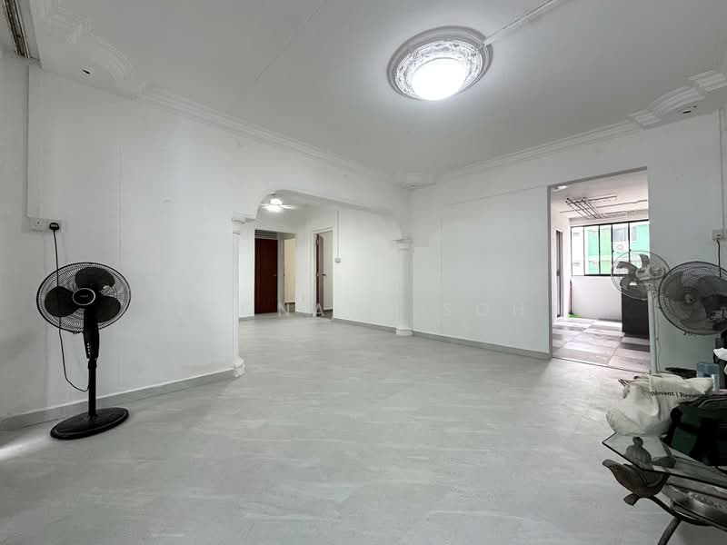 823 Jurong West Street 81, 823 Jurong West Street 81, 4 Bedrooms, 1,302 sqft, HDB Flat For Sale, by Leonard Soh, 500196042 - Living Room - PropertyGuru.com.sg