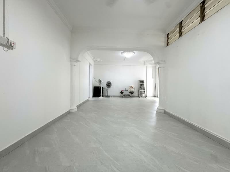 823 Jurong West Street 81, 823 Jurong West Street 81, 4 Bedrooms, 1,302 sqft, HDB Flat For Sale, by Leonard Soh, 500196042 - Living Room - PropertyGuru.com.sg