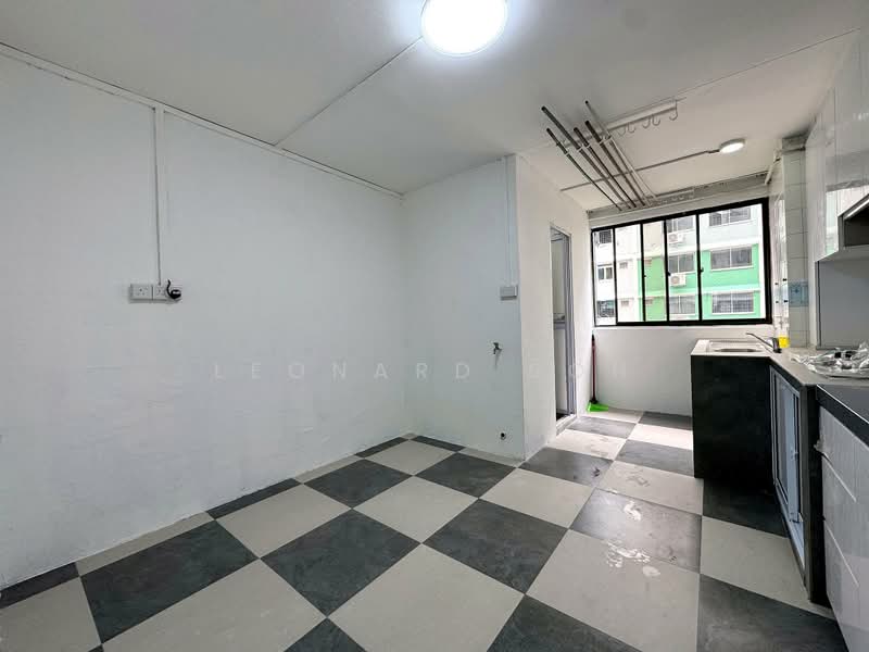 823 Jurong West Street 81, 823 Jurong West Street 81, 4 Bedrooms, 1,302 sqft, HDB Flat For Sale, by Leonard Soh, 500196042 - Kitchen - PropertyGuru.com.sg