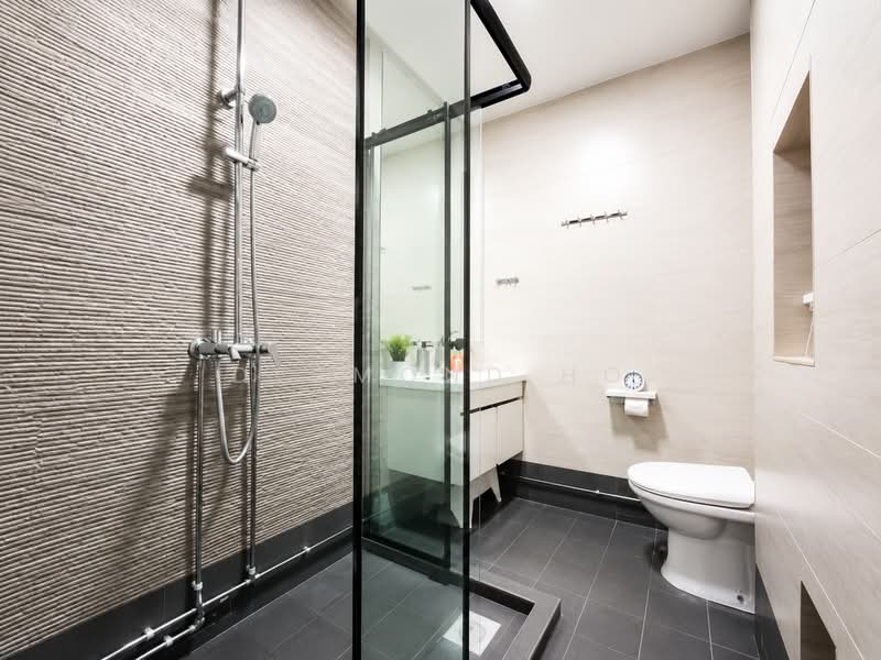 125 Serangoon North Avenue 1, 125 Serangoon North Avenue 1, 3 Bedrooms, 1,593 sqft, HDB Flat For Sale, by Desmond Ho, 500196063 - Master Bathroom - PropertyGuru.com.sg