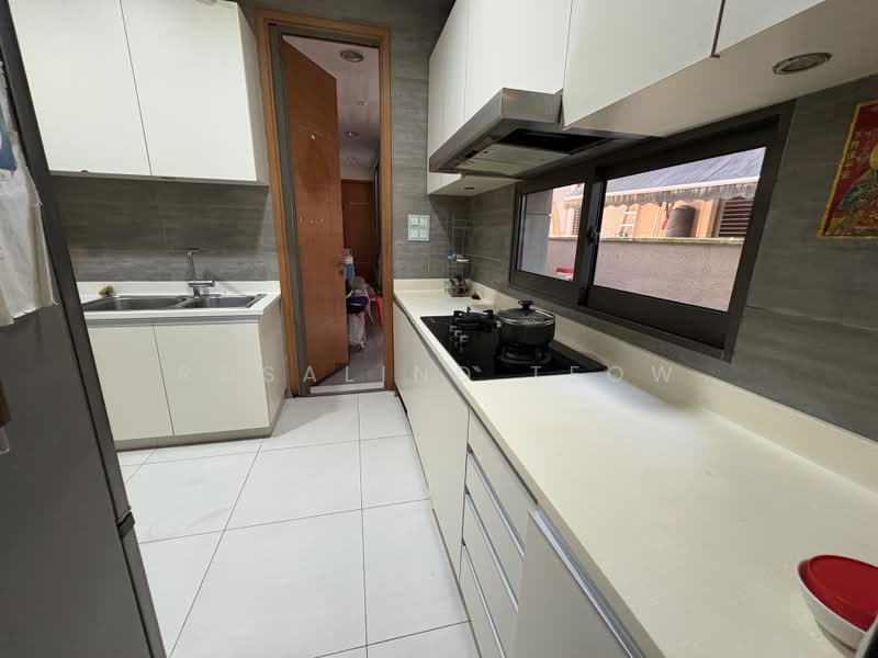CHEAP Prestigious Waterfront Detached House in Sentosa District 4, Sentosa Cove, Coral Island, Treasure Island, Pearl Island, Paradise Island, Sandy island, Cove Drive, Cove Grove, Cove Way, Ocean Drive, Lakeshore View, 6 Bedrooms, 8,880 sqft, Bungalow House For Sale, by Rosalind Teow, 500196067 - Kitchen - PropertyGuru.com.sg
