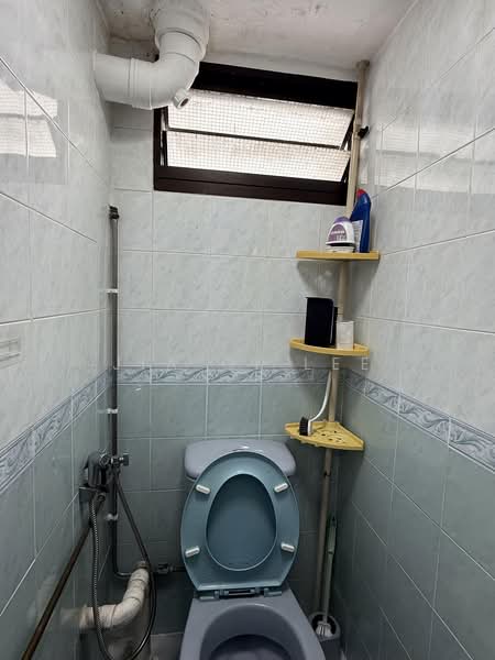 13 Telok Blangah Crescent, 13 Telok Blangah Crescent, 2 Bedrooms, 699 sqft, HDB Flat For Sale, by Jia Qi Lee, 500196069 - Bathroom - PropertyGuru.com.sg