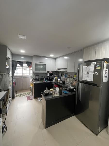 102 Bedok North Avenue 4, 102 Bedok North Avenue 4, 2 Bedrooms, 721 sqft, HDB Flat For Sale, by Lynn Tan 陈 俏 霖, 500196070 - Kitchen - PropertyGuru.com.sg