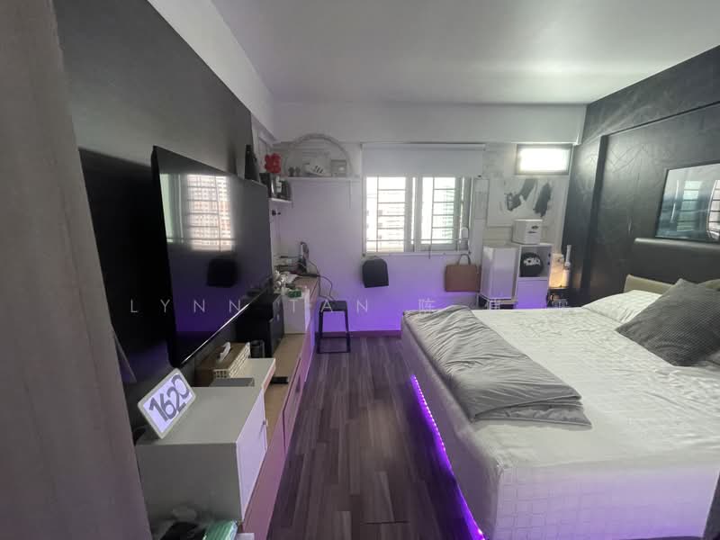102 Bedok North Avenue 4, 102 Bedok North Avenue 4, 2 Bedrooms, 721 sqft, HDB Flat For Sale, by Lynn Tan 陈 俏 霖, 500196070 - Bedroom - PropertyGuru.com.sg