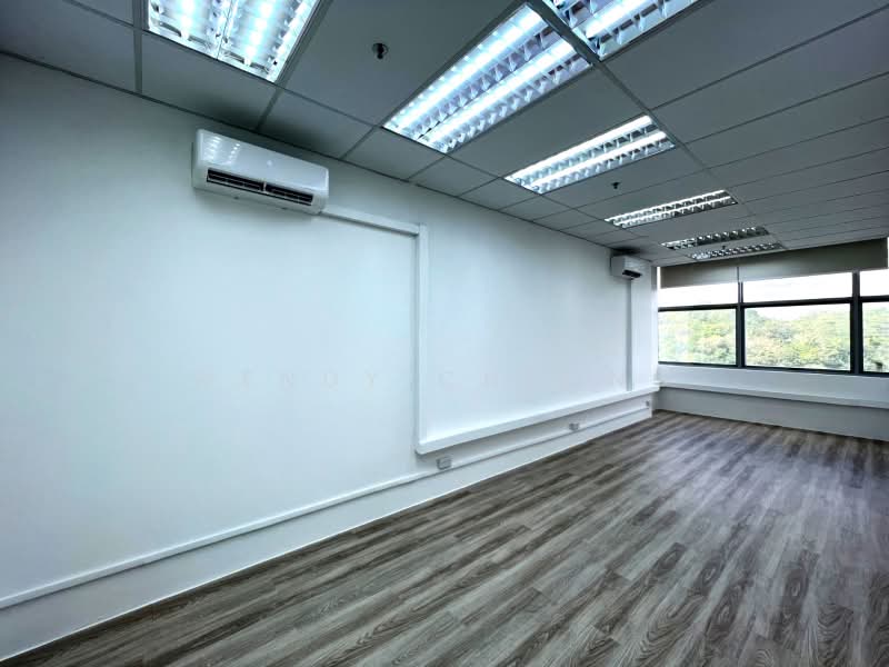 Wcega Tower, 21 Bukit Batok Crescent, 969 sqft, Light Industrial (B1) For Sale, by Wendy Cheong, 500196074 - Room 1 - CommercialGuru.com.sg