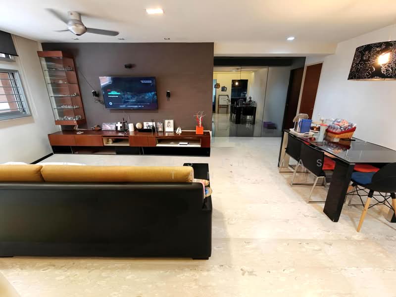 131 Clarence Lane, 131 Clarence Lane, 4 Bedrooms, 1,432 sqft, HDB Flat For Sale, by Aloysius Thomas Tan, 500196076 - Living Room - PropertyGuru.com.sg