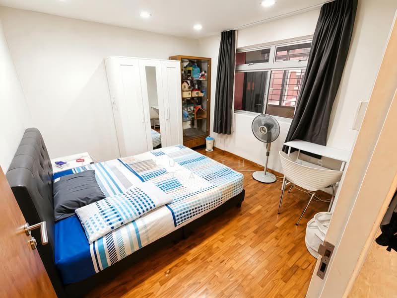131 Clarence Lane, 131 Clarence Lane, 4 Bedrooms, 1,432 sqft, HDB Flat For Sale, by Aloysius Thomas Tan, 500196076 - Bedroom - PropertyGuru.com.sg