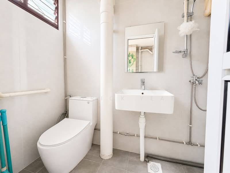 101 Simei Street 1, 101 Simei Street 1, 3 Bedrooms, 1,119 sqft, HDB Flat For Sale, by Kendrick Yeap, 500196088 - Bathroom - PropertyGuru.com.sg