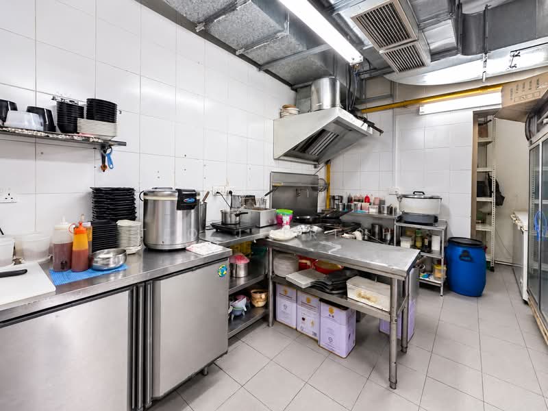 Kensington Square, 2 Jalan Lokam, 872 sqft, Food & Beverage For Rent, by Teo Jedrich, 500196092 - Kitchen - CommercialGuru.com.sg