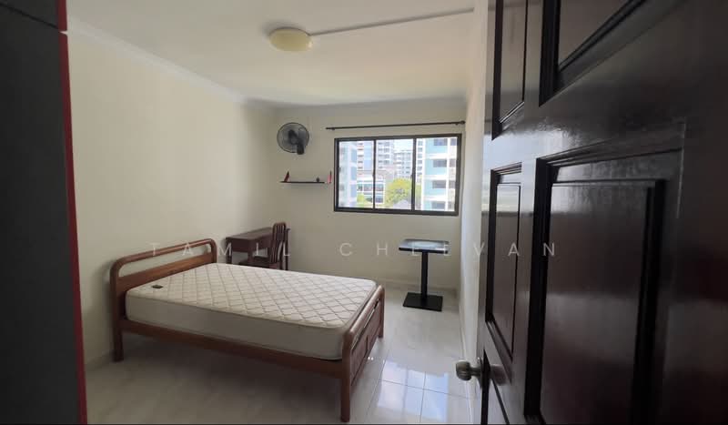 324 Ang Mo Kio Avenue 3, 324 Ang Mo Kio Avenue 3, 3 Bedrooms, 1,055 sqft, HDB Flat For Sale, by Tamil Chelvan, 500196094 - Bedroom - PropertyGuru.com.sg