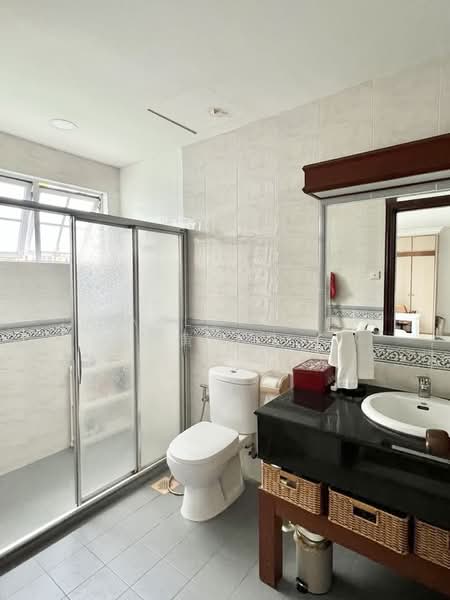 Chng Mansions, 120 Arthur Road, 2 Bedrooms, 1,500 sqft, Apartment For Rent, by Paul Wong 黄逸强, 500196099 - Bathroom - PropertyGuru.com.sg