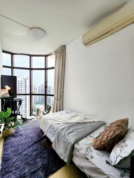 Parc Oasis, 35 Jurong East Avenue 1, 5 Bedrooms, 1,069 sqft, Condominium For Rent, by Zac Mohd, 500196100 - Bedroom - PropertyGuru.com.sg