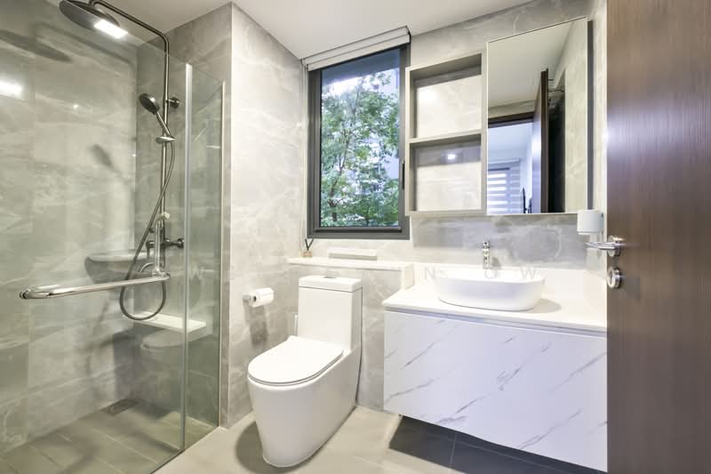 The Brownstone, 158 Canberra Drive, 3 Bedrooms, 947 sqft, Executive Condominium For Sale, by Gwendolyn Ow, 500196106 - Bathroom - PropertyGuru.com.sg
