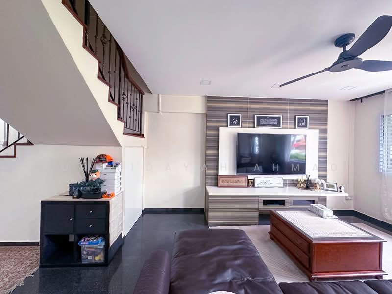 894 Tampines Street 81, 894 Tampines Street 81, 4 Bedrooms, 1,572 sqft, HDB Flat For Sale, by Nur Hidayah Ahmad, 500196116 - Living Room w unblock view - PropertyGuru.com.sg