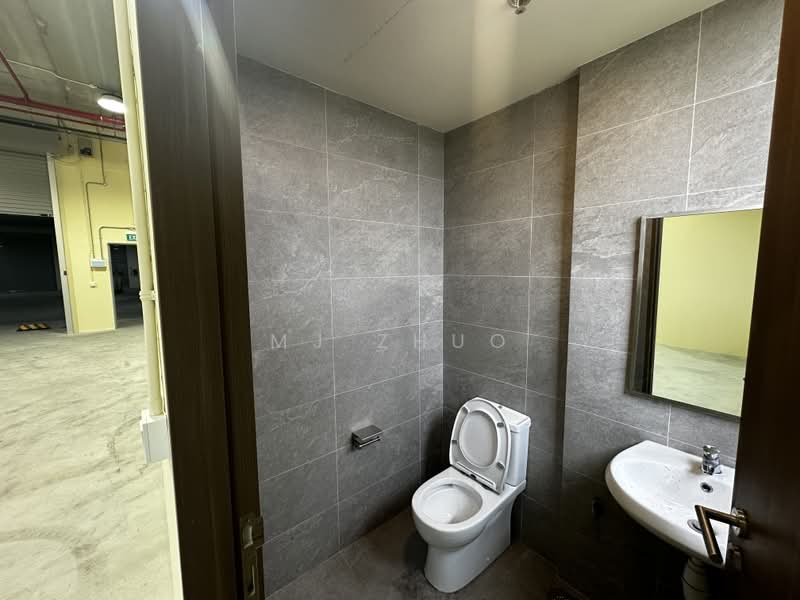 Stellar @ Tampines, 12 Tampines North Drive 4, 850 sqft, Factory / Workshop (B2) For Rent, by MJ Zhuo, 500196126 - Bathroom - CommercialGuru.com.sg